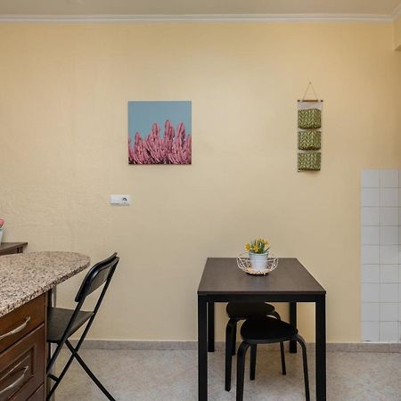 Cozy One Bedroom Apt In Historic Location - Carmo Lisbon Luaran gambar