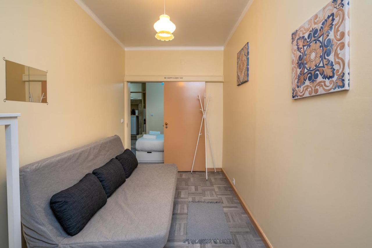 Cozy One Bedroom Apt In Historic Location - Carmo Lisbon Luaran gambar