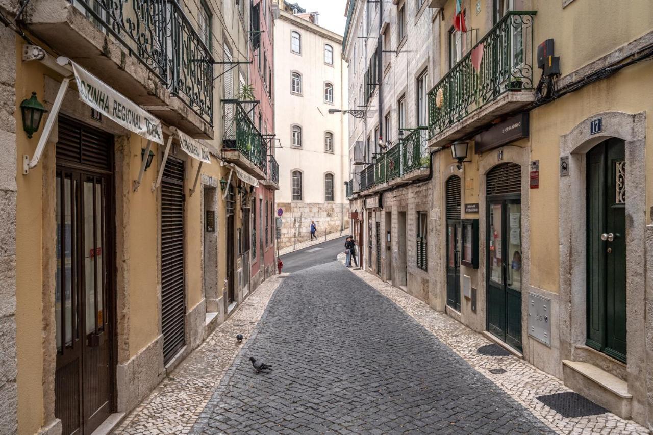 Cozy One Bedroom Apt In Historic Location - Carmo Lisbon Luaran gambar
