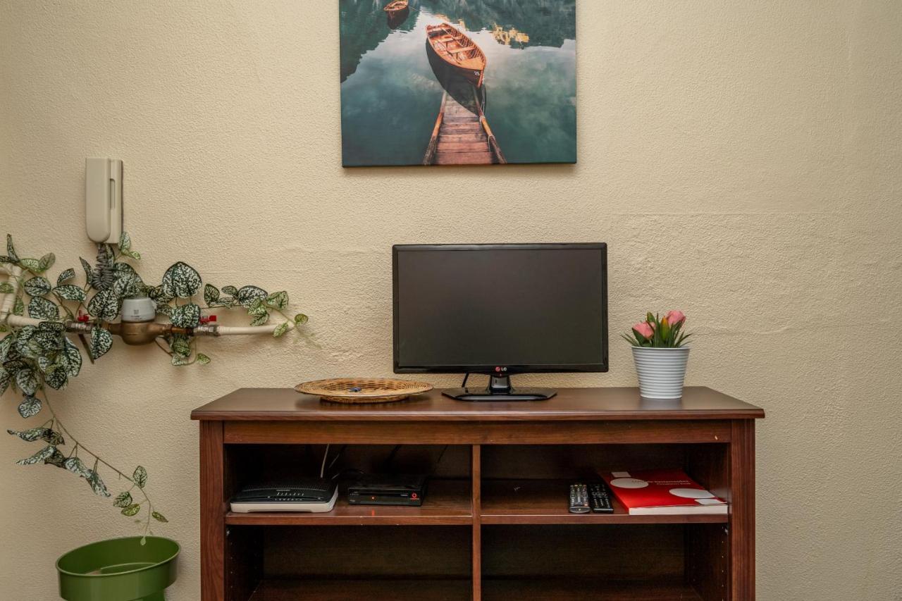 Cozy One Bedroom Apt In Historic Location - Carmo Lisbon Luaran gambar