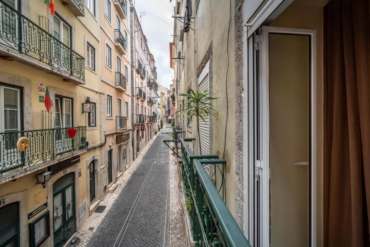 Cozy One Bedroom Apt In Historic Location - Carmo Lisbon Luaran gambar